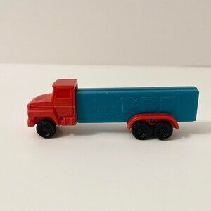Vintage Semi Truck Pez Candy Dispenser No Feet Made in Slovenia